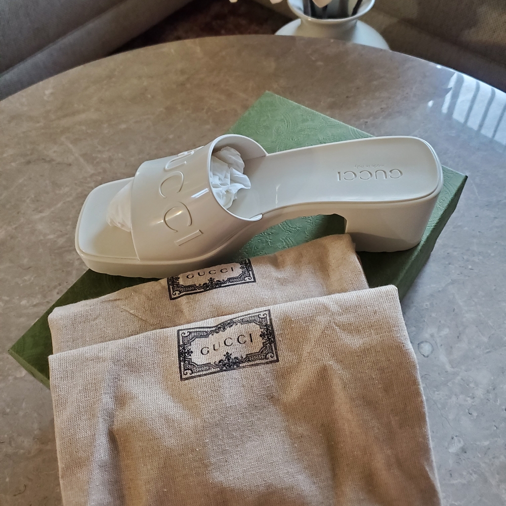 Gucci Cream Patent Platform Slide Mules